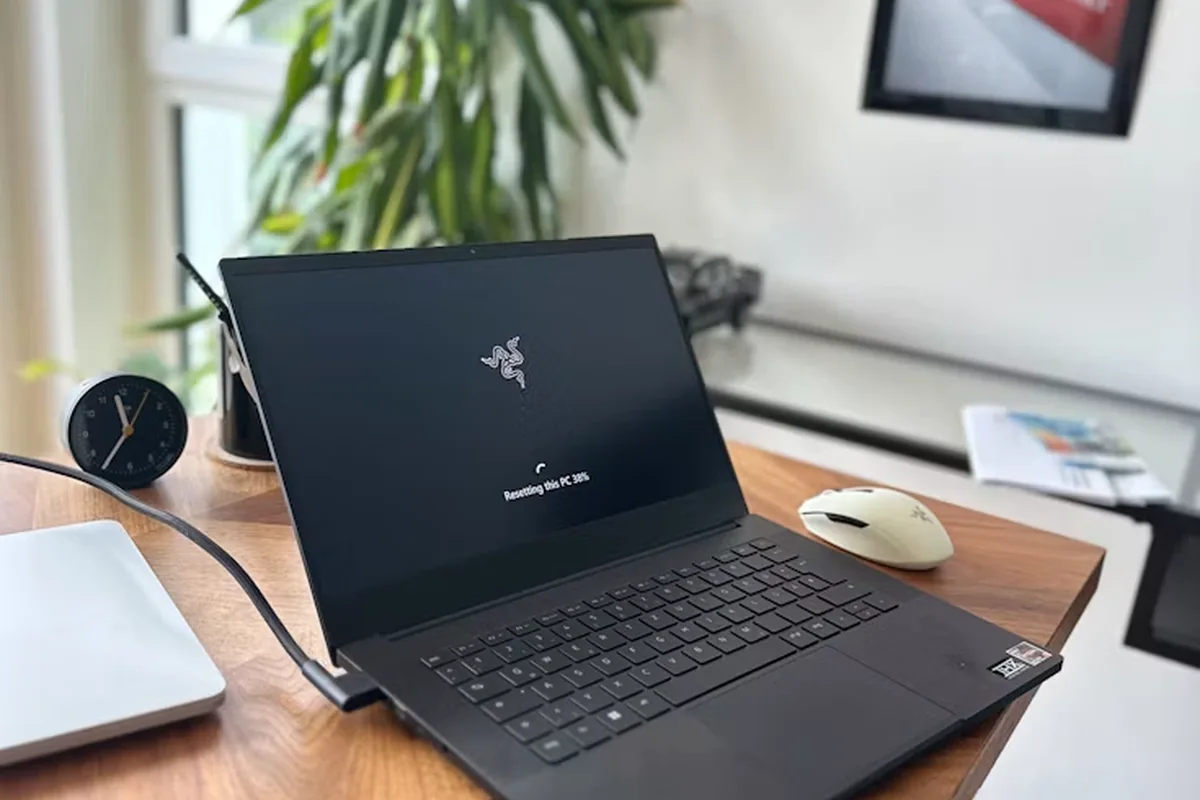 Laptop hinge and panel specialist service at SS Computers Chennai