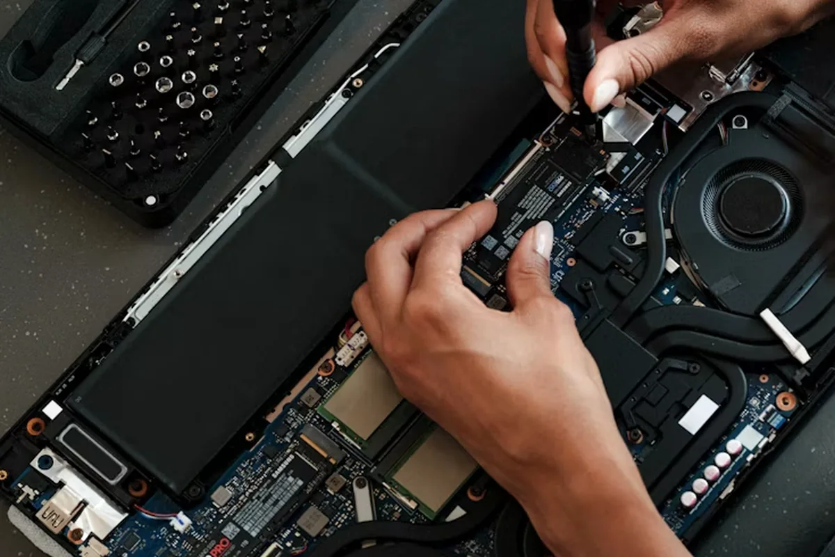 Laptop repair service at SS Computers Chennai